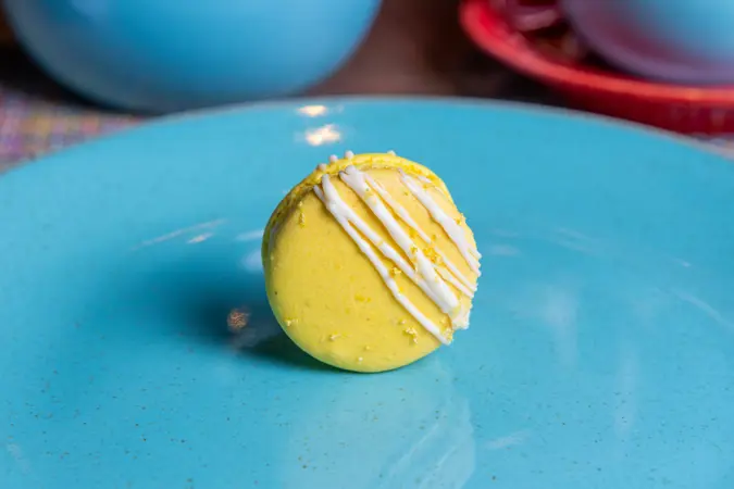 lemon macaron